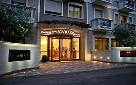 Sovrana Beach Hotel - Pet Friendly - Breakfast Until 12 - Parking